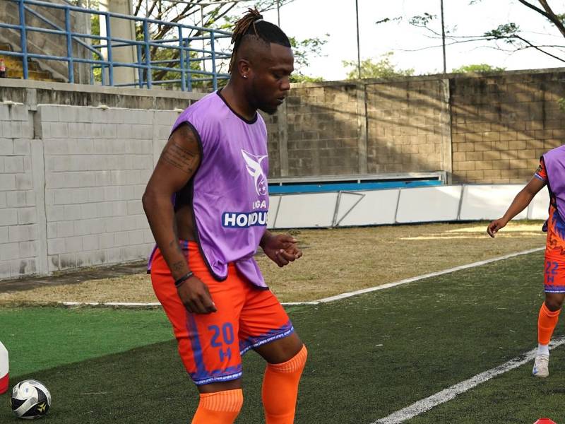 Kevin Álvarez no seguirá con los Lobos de la UPN.