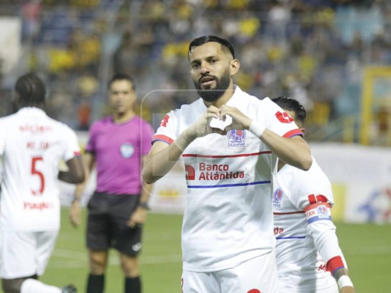 Real España y Olimpia miden sus fuerzas en la jornada 3 de las triangulares.
