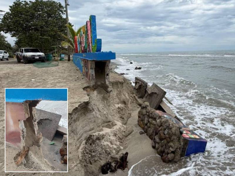 El mar se adentró a la comunidad llevándose por delante trozos de playa y hasta el popular rótulo en el que muchos se toman fotos en la comunidad de Corozal, en La Ceiba.