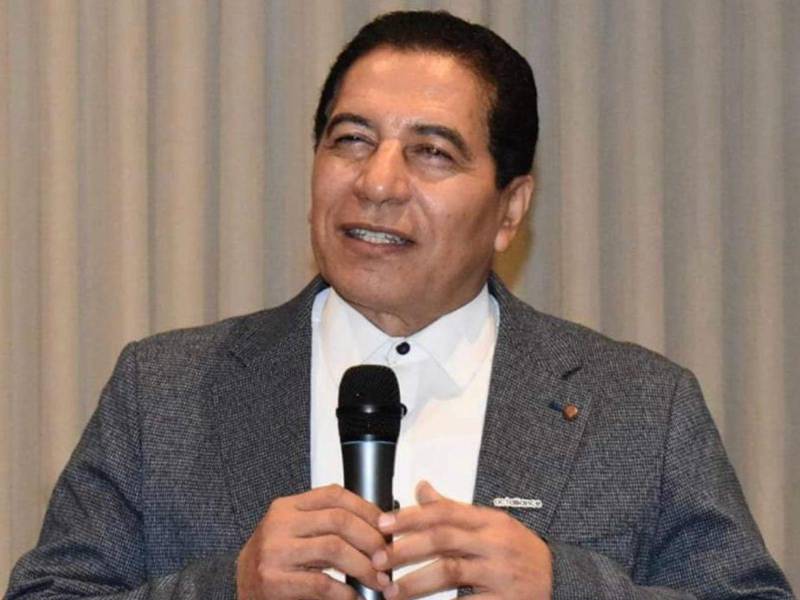 El doctor en Economía Nelson García Lobo durante una conferencia.