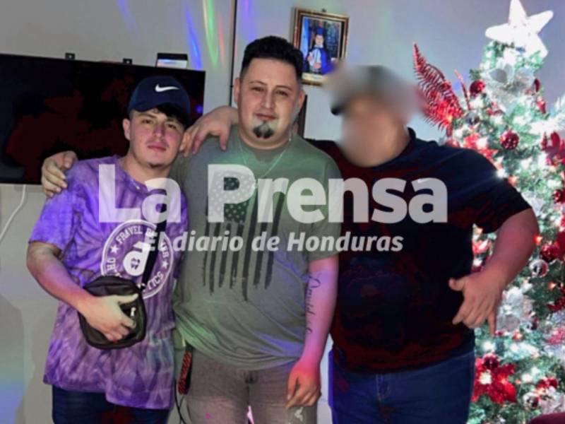 A la izquierda, Josep Reyes Ramos (camiseta morada) y en medio Luis Reyes (camiseta verde).