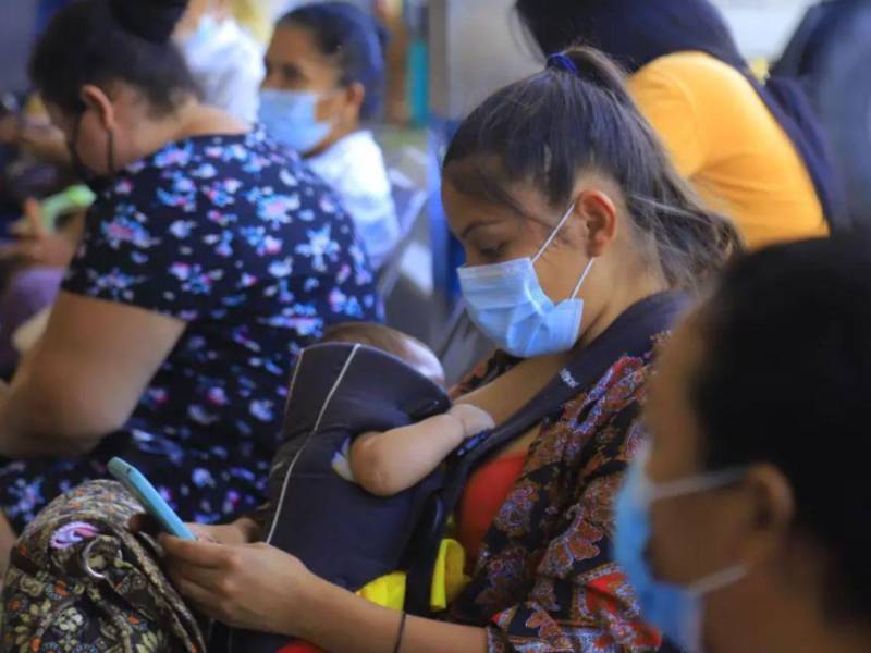 La Organización Panamericana de la Salud (OPS) define a la tos ferina como una enfermedad bacteriana muy contagiosa que afecta al tracto respiratorio.