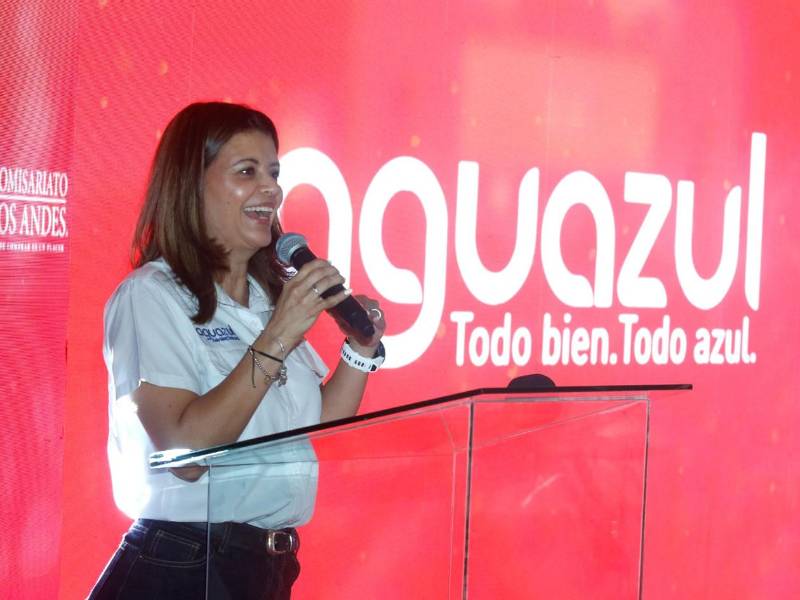 RESPALDO. Carla Patricia Wilson estuvo presente en el lanzamiento de la Maratón y mostró su alegría de que Aguazul sea parte de este gran evento.