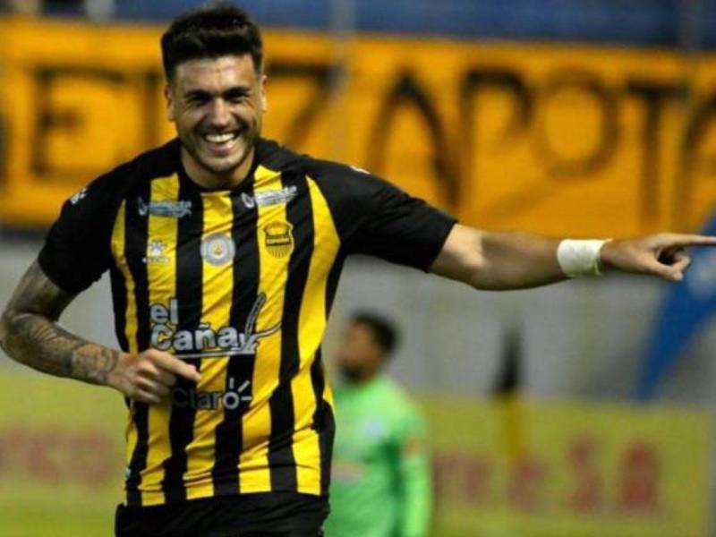 Solo en la Liga Nacional de Honduras Rocca anotó 54 goles en 98 partidos.