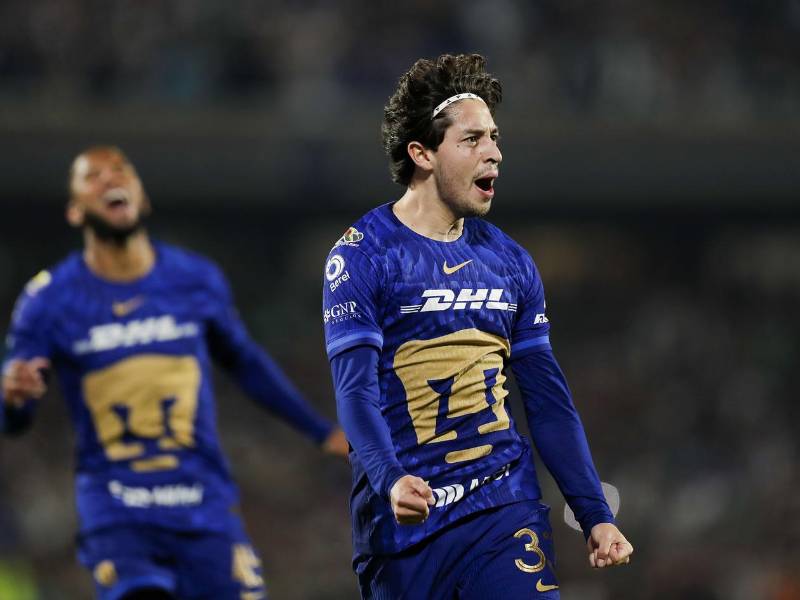 Jordan Carrillo celebrando su gol que le dio el pase a Pumas a la final de la Liga MX.