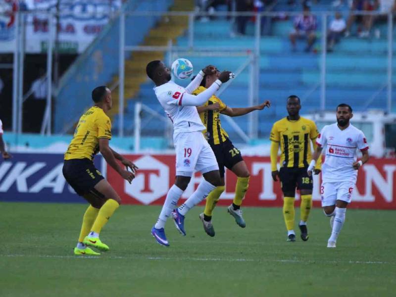 Olimpia y Real España juegan esta noche en el Nacional por la jornada 10 del Clausura 2026.