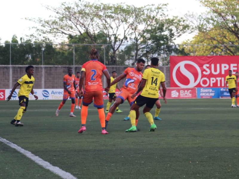 Los Lobos de la UPNFM se fueron al descanso cayendo por 1-3 en Choluteca.