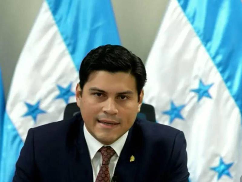 En declaraciones públicas, Tomás Zambrano afirmó que el representante del partido Libertad y Refundación (Libre) Marlon Ochoa “abusó de su cargo” y atentó contra el proceso democrático del país.