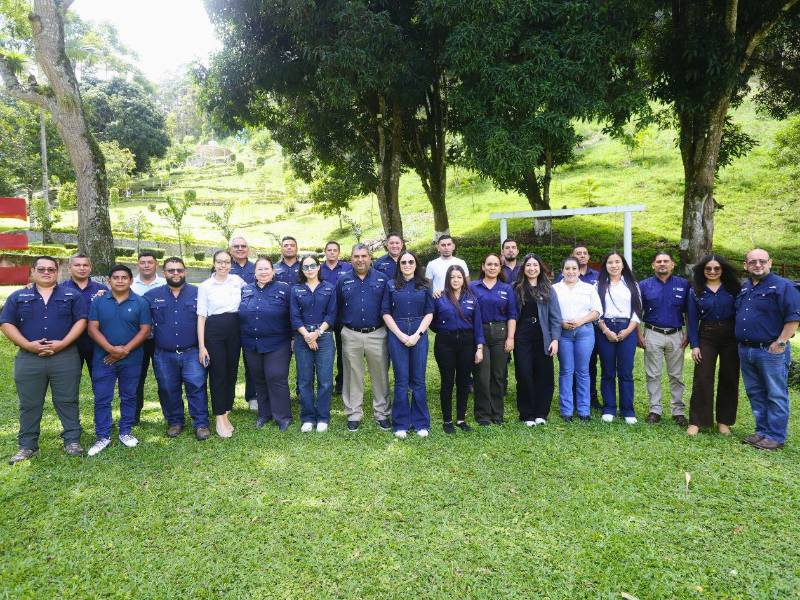 El equipo de Volcafe en Honduras presente en el evento Café Gourmet 2026.
