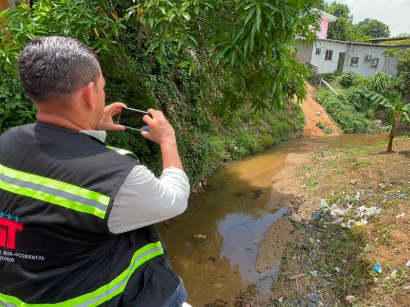 La quebrada parece inofensiva, pero cuando llueve, sus grandes caudales causan daños e inundaciones.