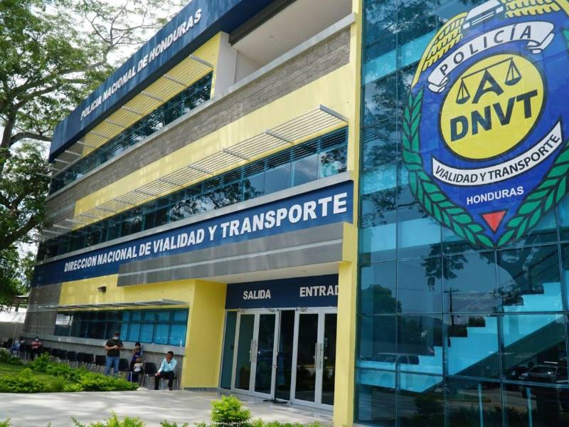 La DNVT reportó 42 accidentes de tránsito en San Pedro Sula durante el fin de semana y sancionó a 41 conductores que manejaban bajo los efectos del alcohol.