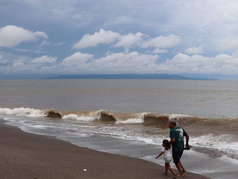 Debido a las lluvias y el fuerte oleaje se elevó el nivel de alerta en la línea costera del Golfo de Fonseca y Alianza