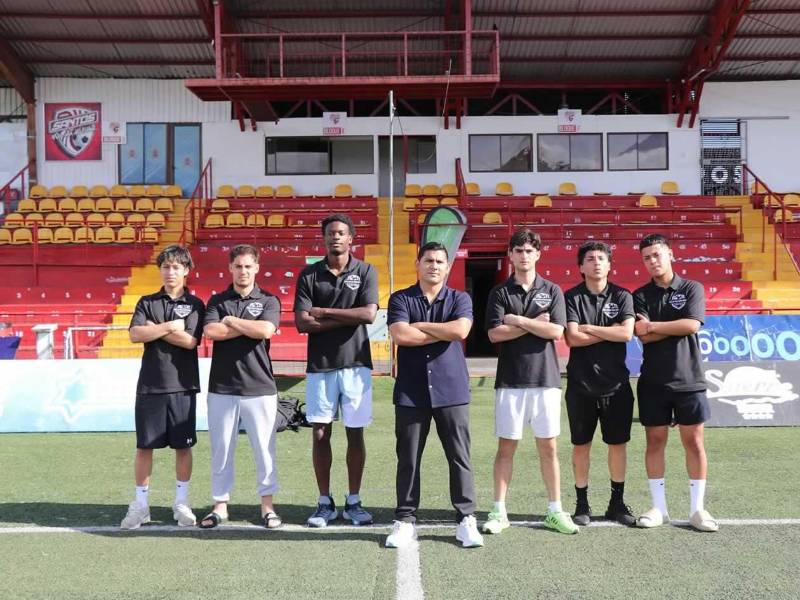 Seis jugadores del Atlético Buford estuvieron recientemente realizando una prueba en el Santos de Guápiles de Costa Rica.