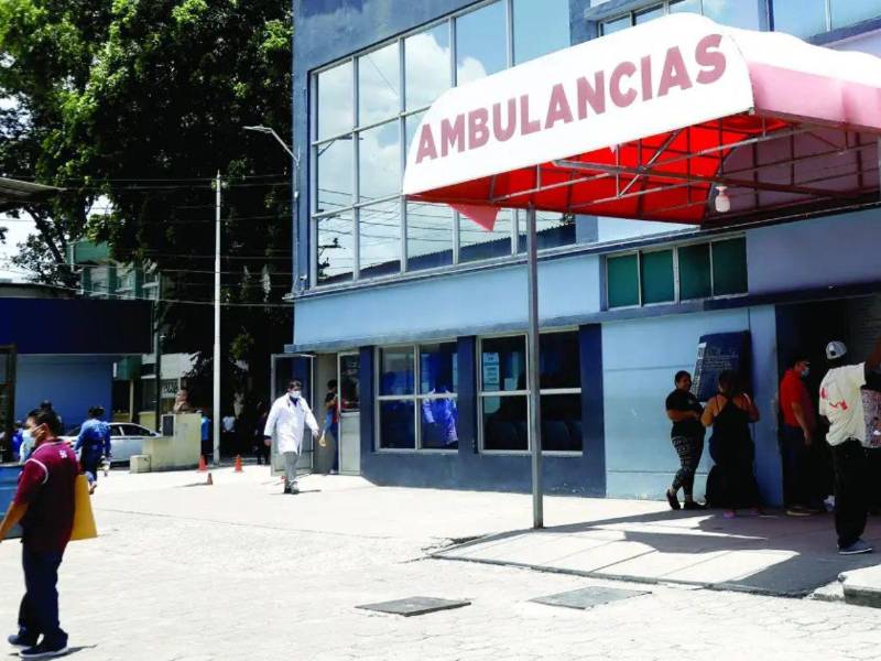 La crisis quedó evidenciada tras la divulgación de una notificación interna identificada con número 001-SOP-2026, emitida por la sala de operaciones del hospital.