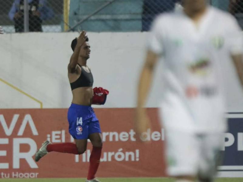 El uruguayo Santiago Ramírez marcó un golazo de tiro libre siendo su primer gol en Honduras.