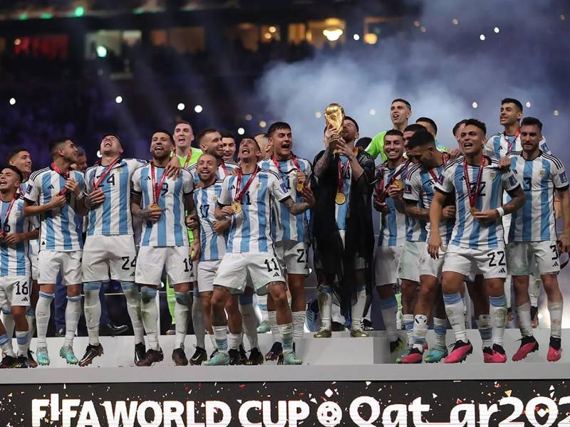 La Selección Argentina, vigente campeona del mundo, podría verse afectada con quedar afuera del Mundial United 2026, si la FIFA así lo decide, por el escándalo que se vive con la AFA (Asociación del Fútbol Argentino). Un hecho sin precedentes.