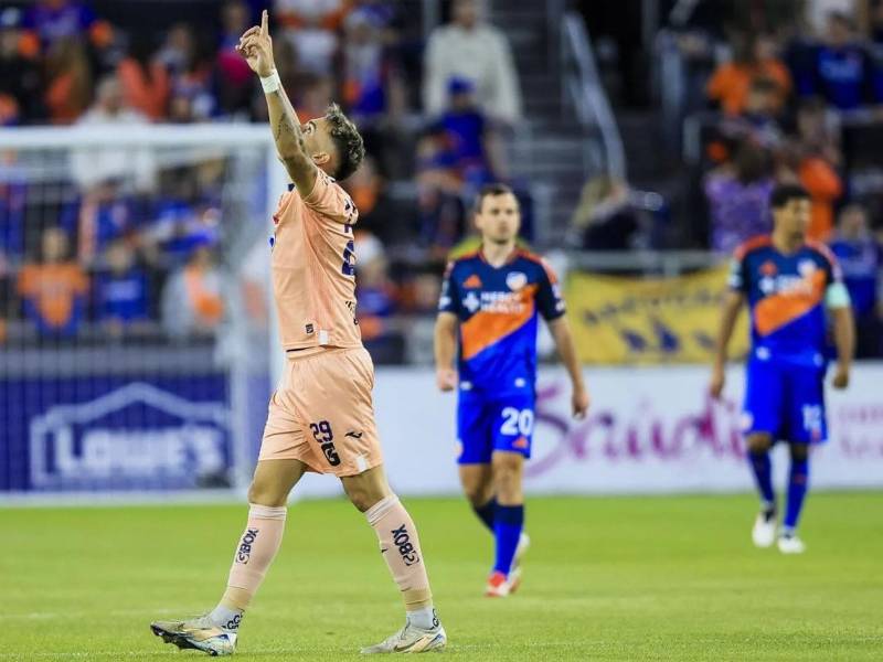 Rodrigo Auzmendi celebrando su gol contra el Cincinnatti. Le marcó en la ida y en la vuelta.