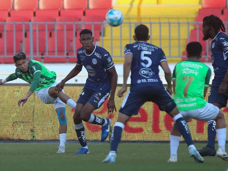 Motagua y Marathón miden sus fuerzas este domingo en el Estadio Nacional de Tegucigalpa.