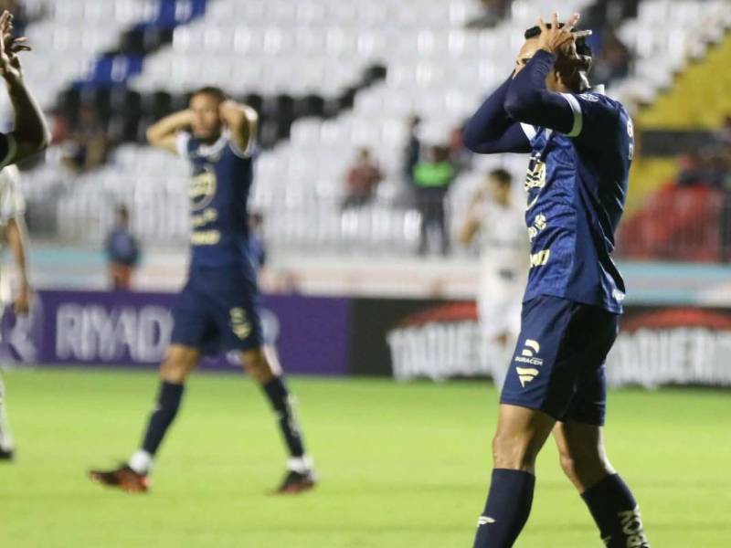 Lamento en Motagua ya que falló varias ocasiones de gol.