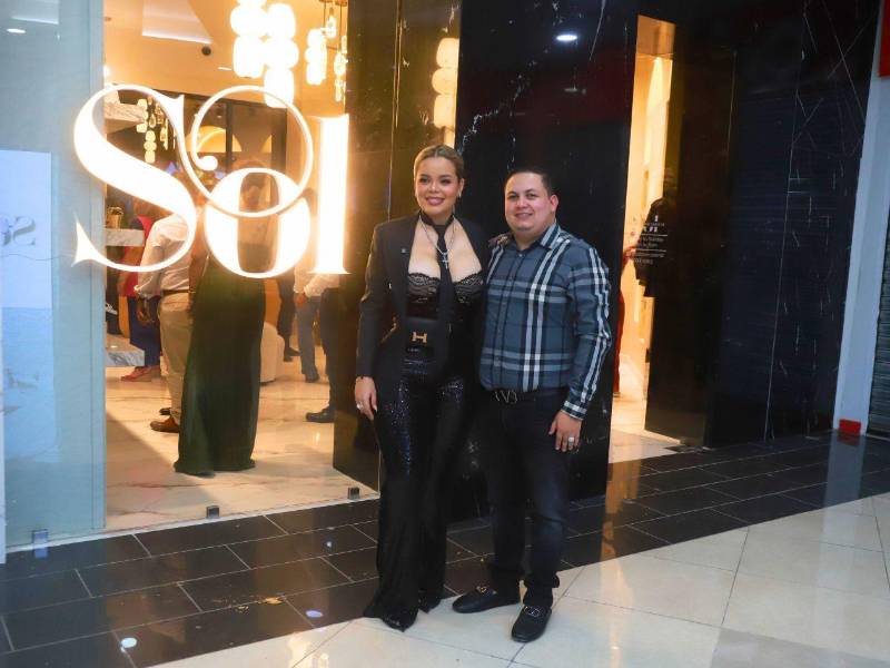 Sol Sosa junto a su esposo, Darvin Lagos.