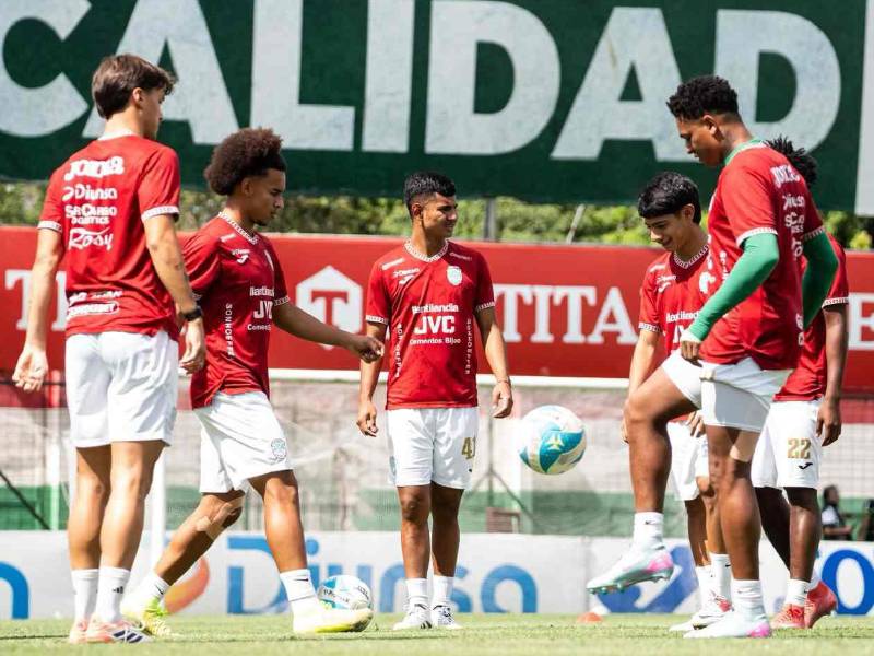 Marathón recibe al Olancho FC en el Estadio Yankel Rosenthal de San Pedro Sula.