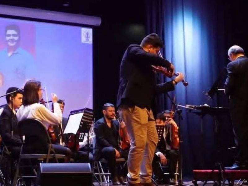 Johan David Reyes Caballero viajará este domingo a Estados Unidos para iniciar sus estudios de Educación Musical, una meta que busca convertir en el primer paso para luego regresar a Honduras y formar a nuevas generaciones de músicos.