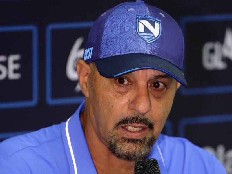 Marco Antonio 'Fantasma' Figueroa en conferencia de prensa luego del triunfo de Nicaragua vs Honduras.