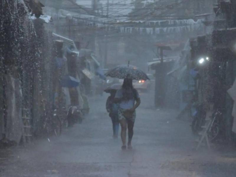 Las autoridades meteorológicas advirtieron que las lluvias vendrán acompañadas de actividad eléctrica.