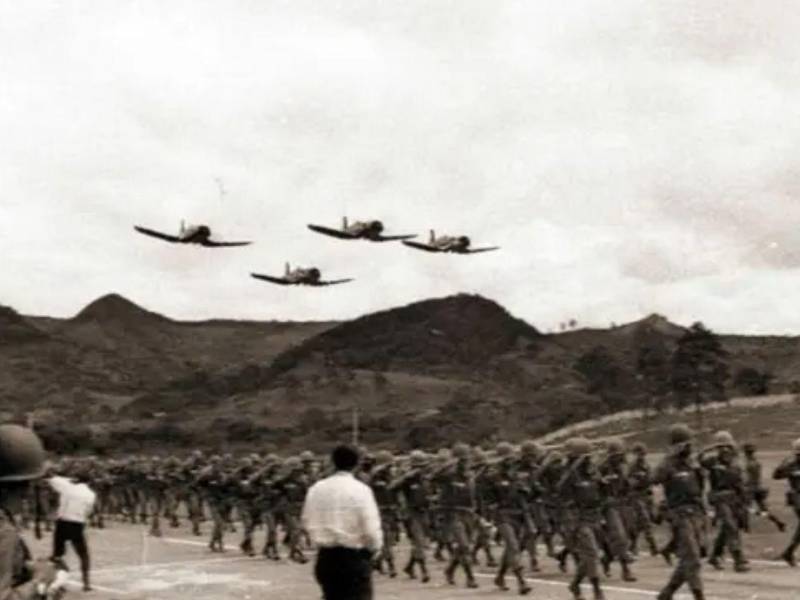 Honduras conmemora este 14 de julio el Día de la Hondureñidad, una fecha ligada al conflicto armado de 1969 con El Salvador. Aunque pasó a la historia como la Guerra del Fútbol, las causas reales fueron territoriales, migratorias, agrarias, económicas y políticas.