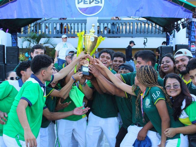 La Banda Independiente Lluvia de Peces fue la ganadora del primer lugar en la categoría B de la Competencia de Bandas de Guerra 2025.