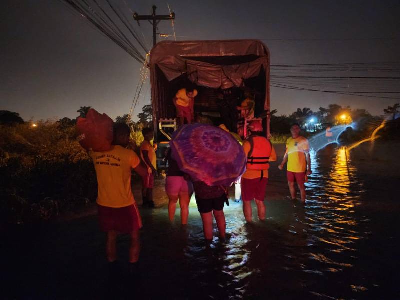 Primeras evacuaciones en La Ceiba por fuertes inundaciones