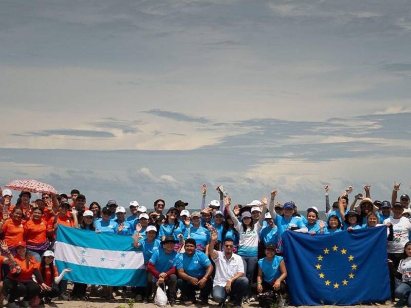 Cipotes HN. Beach Clean Up