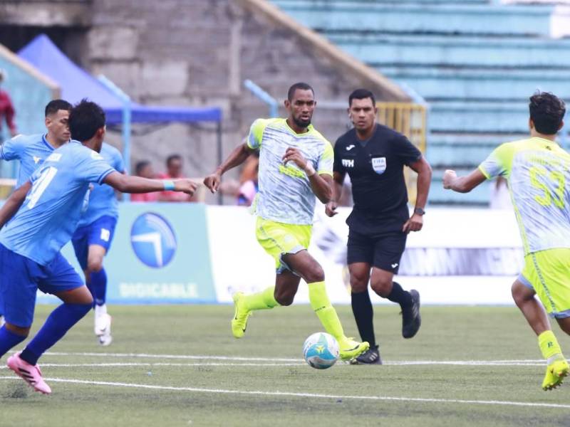 Génesis y Olancho FC se enfrentan en el estadio Roberto Suazo Córdoba.
