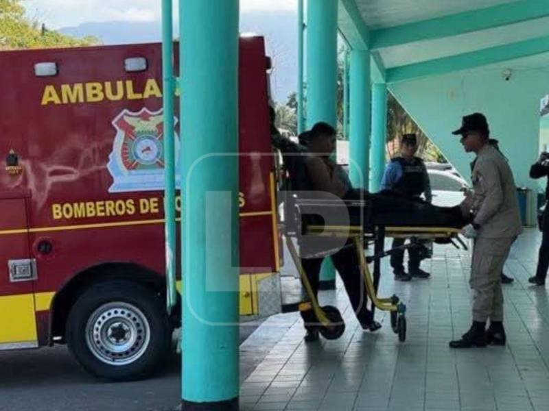 Debido a la gravedad de las lesiones, fue necesaria la evacuación aérea de dos policías a un centro hospitalario.