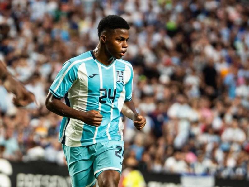 Keyrol se estrenó como jugador de la H en el duelo de lujo ante la Argentina...