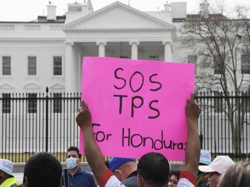 El 31 de de diciembre del 2025, una jueza federal ordenó frenar la cancelación del TPS .