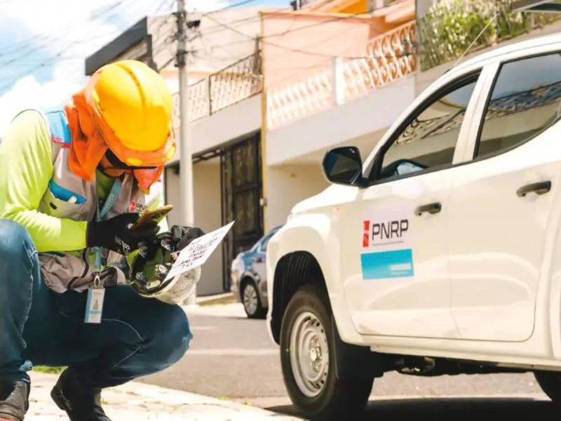 En los contratos revisados, el PNRP ni siquiera estableció cuántos vehículos serían abastecidos en cada compra.