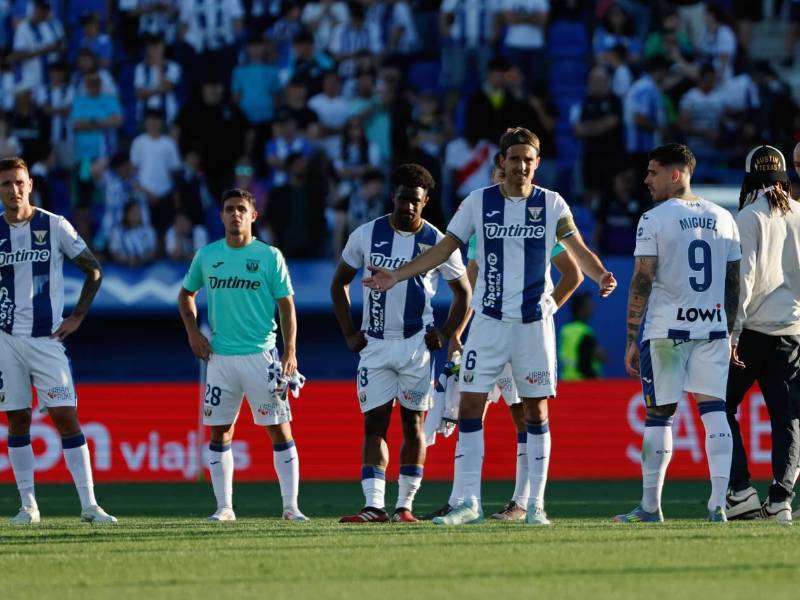 Decepción en la plantilla del Leganés tras descender en el fútbol español.