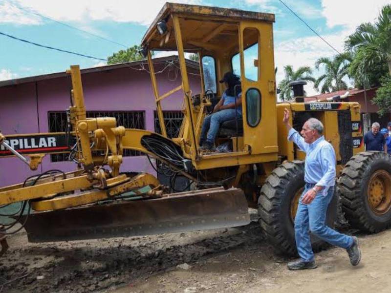 La maquinaria será distribuida en los municipios sin importar la afiliación política del alcalde.