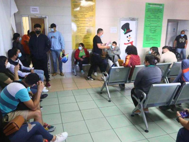 El IHSS hizo un llamado a reforzar las medidas de prevención, como el lavado frecuente de manos, el uso de<b> </b>mascarilla en hospitales.