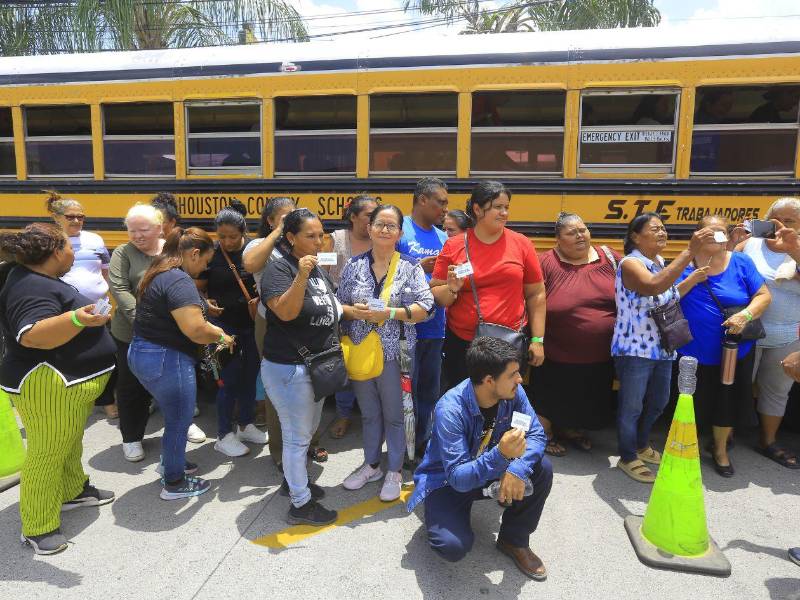El ministro Reinaldo Sánchez explicó que los 63 millones de dólares, aportados con apoyo del Gobierno de Estados Unidos, están destinados a atender a familias de zonas vulnerables y no exclusivamente a personas afectadas por la sequía.