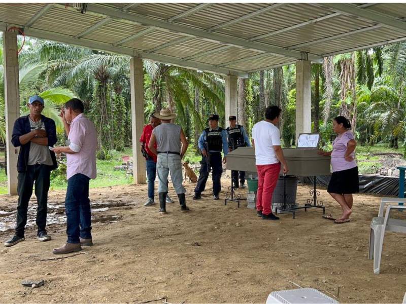 Familiares de los siete agricultores, cuyas muertes ocurrieron entre el jueves 13 y viernes 14 de noviembre de 2025, exigían en sus sepelios respuestas para que el hecho no quedara impune.