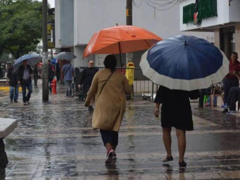 Copeco exhortó a la comunidad a resguardarse en lugares seguros durante las tormentas eléctricas.