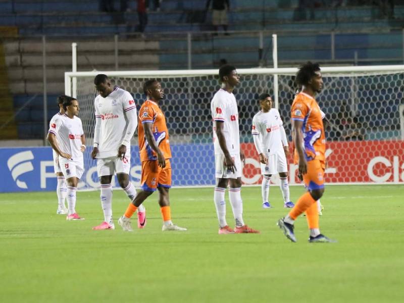 Olimpia y Lobos UPNFM miden sus fuerzas este domingo en el Estadio Nacional.