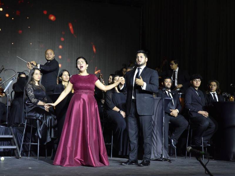 La soprano Mónica Del Cid y el tenor Carlos Aguirre fueron protagonistas junto a la Orquesta Filarmónica de SPS, dirigida por el maestro Óscar Barahona.