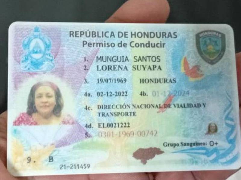 Fotografía del documento de conducir de la víctima Lorena Suyapa Munguía Santos.