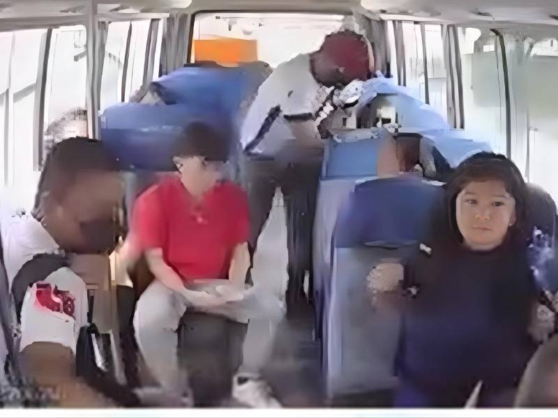 En una unidad del transporte público en Tegucigalpa quedó registrado otro asalto a los pasajeros por dos delincuentes que portaban cubrebocas.