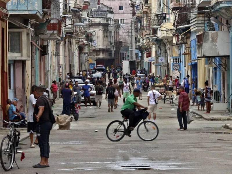 Crisis energética golpea a cubanos en medio de choque con Estados Unidos.