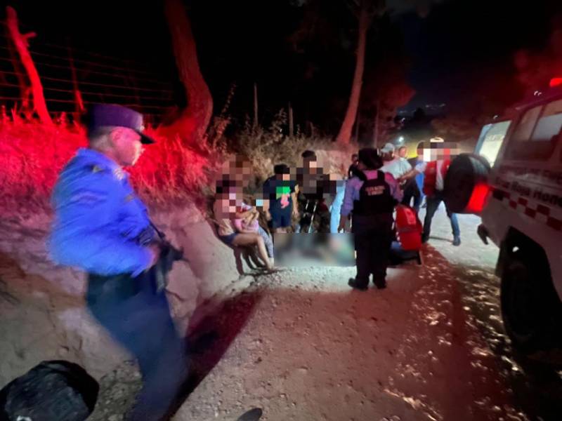 Tras el choque, las pequeñas víctimas fueron trasladadas de urgencia a un centro asistencial cercano.