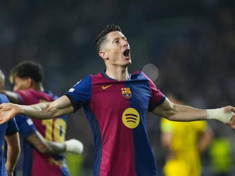 Robert Lewandowski se destapó con un doblete.